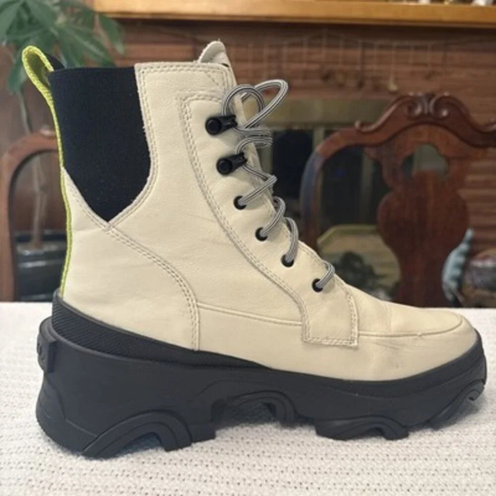 Sorrel Women’s Brex Lace Boot Waterproof Leather Chalk/Black Size 10